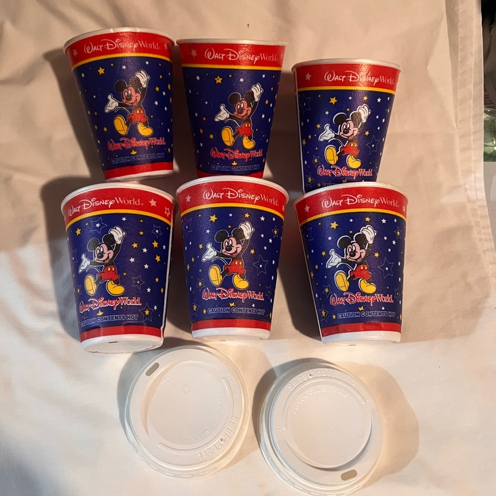 DISNEY STYROFOAM CUPS- 6 CUPS + 2 LIDS- VINTAGE NEW 1990’s DISNEY WORLD-ORLANDO